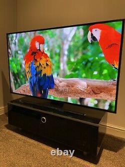 Samsung 55 inch Ultra HD 4K Smart TV, CABINET & FREE WALL MOUNT (FINAL PRICE)